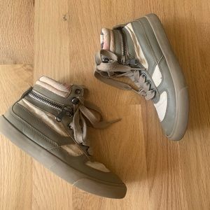 Burberry unisex boy girl kids sneakers high top beige sz 28 US 11